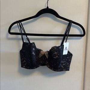 NWT B. Tempt’d Elegant Black Lace Wired Bra.  Size 36DD.